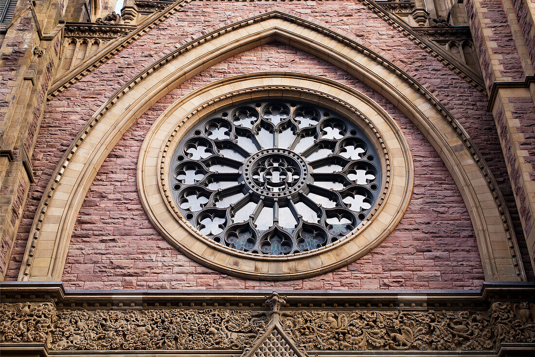 'Ein runder Fenster auf St. James United Kirche; Montreal, Quebec, Kanada'