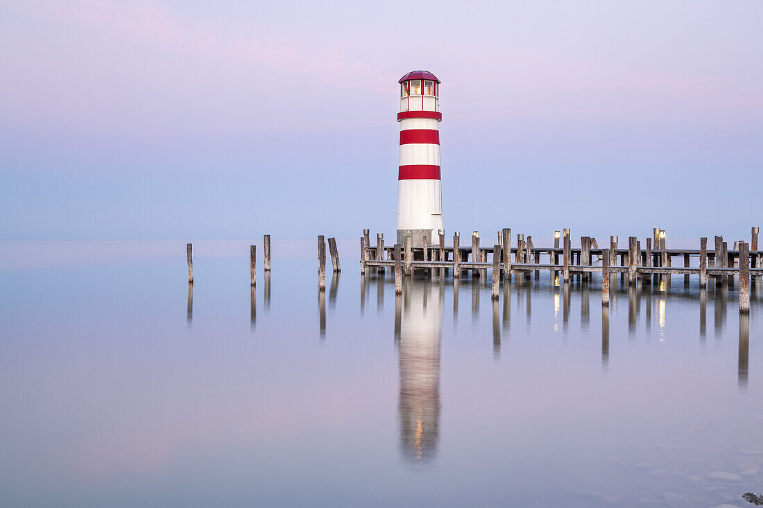 Leuchtturm Podersdorf am Neusiedler See, Burgenland, Ostösterreich, Österreich, Europa