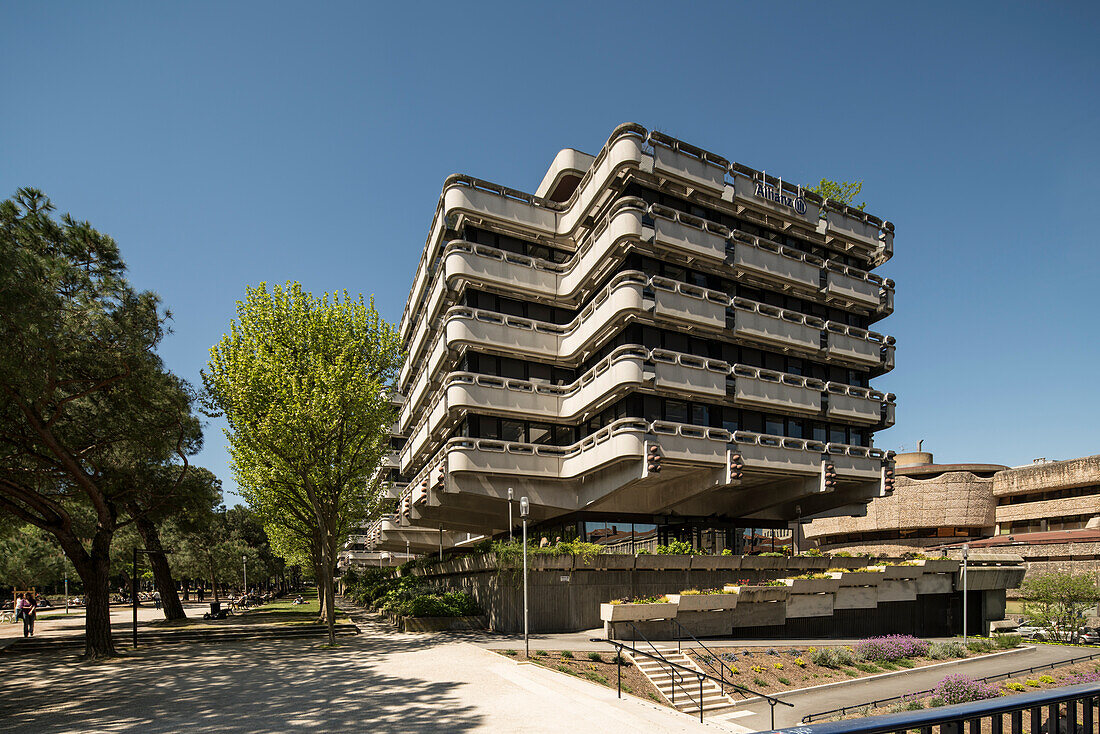 70er Jahre Hochhaus Gebäude in Mériadeck, Bordeaux, Gironde, Nouvelle-Aquitaine, Frankreich, Europa