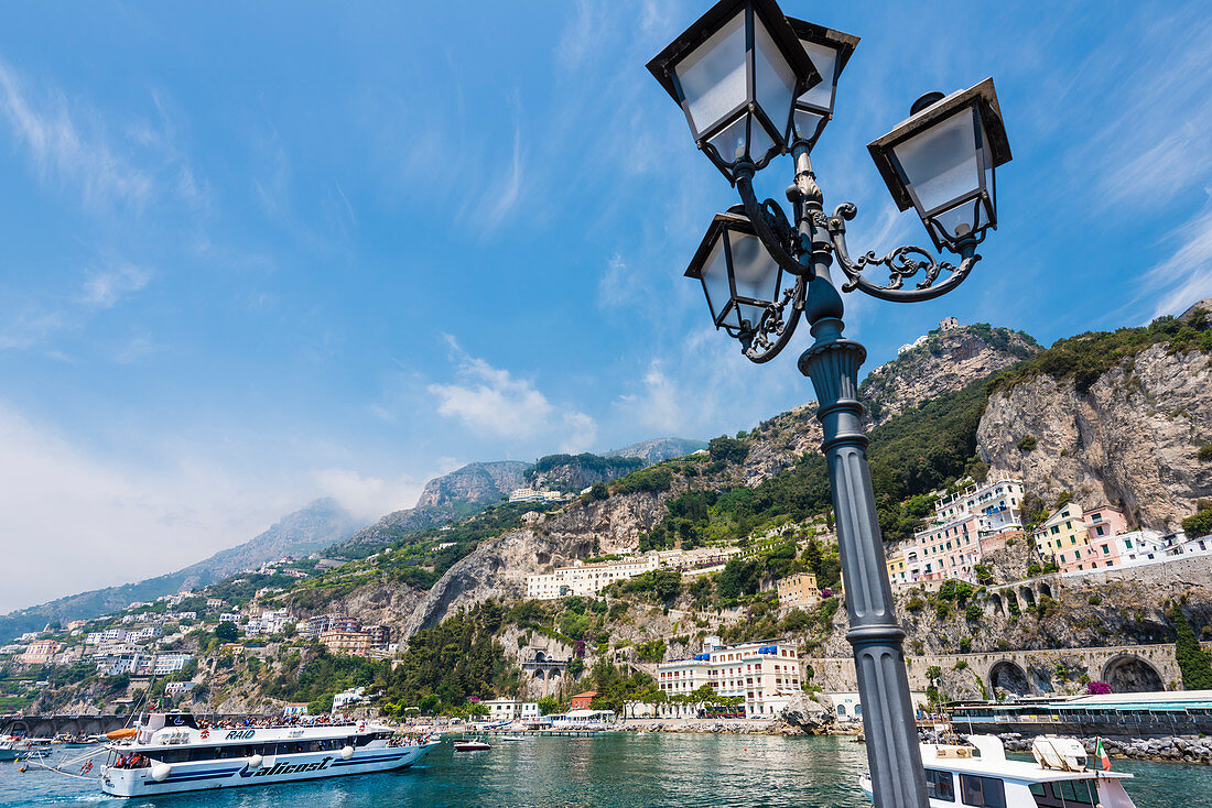 Blick auf die Steilküste, Amalfi, Amalfiküste, Kampanien, Italien