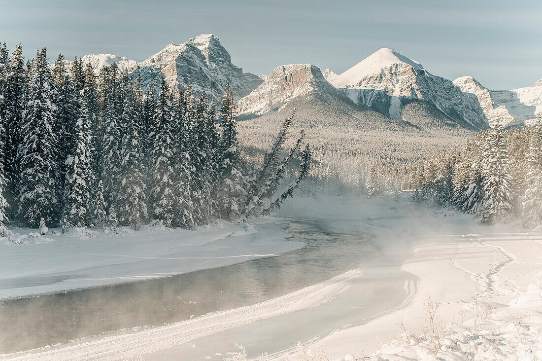 Die Morant´s Curve, Banff Town, Bow Tal, Banff National Park, Alberta, Kanada, Nordamerika