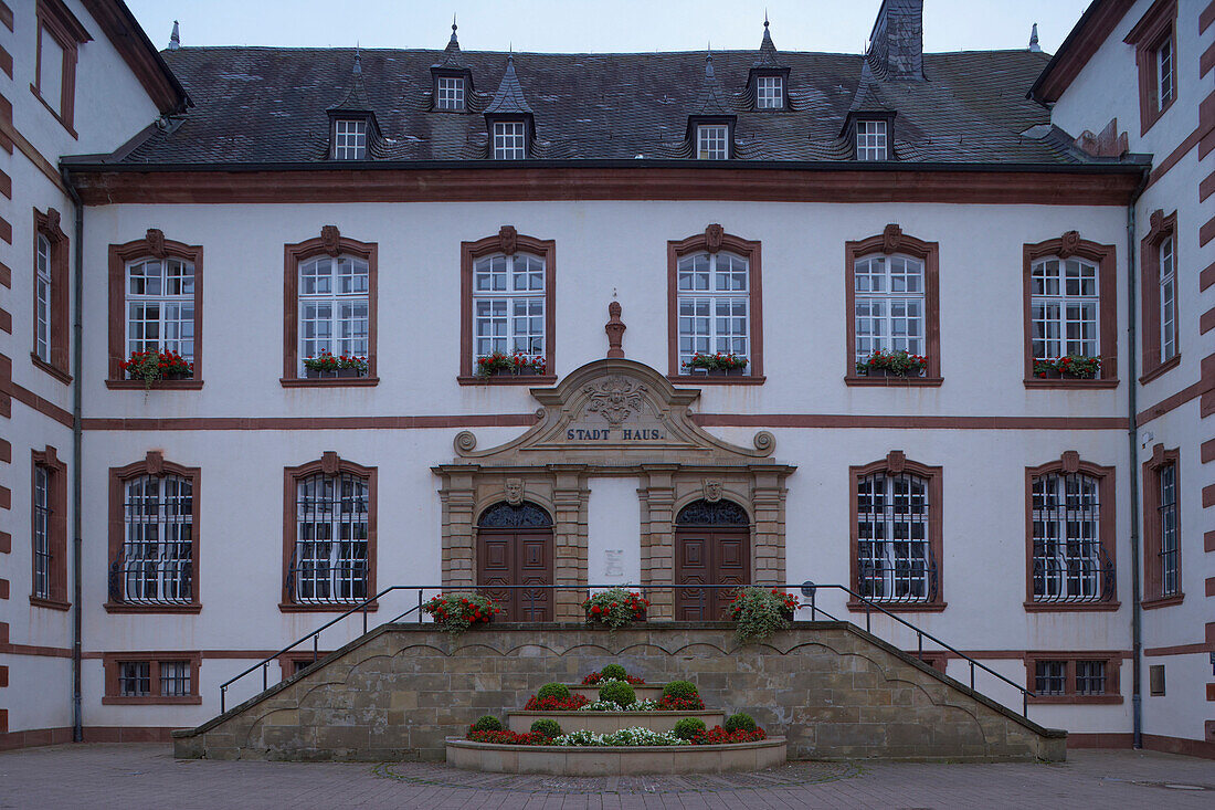 'Altes Rathaus ; Stadthaus ; Altstadt von Merzig  , Saarland , Deutschland , Europa '