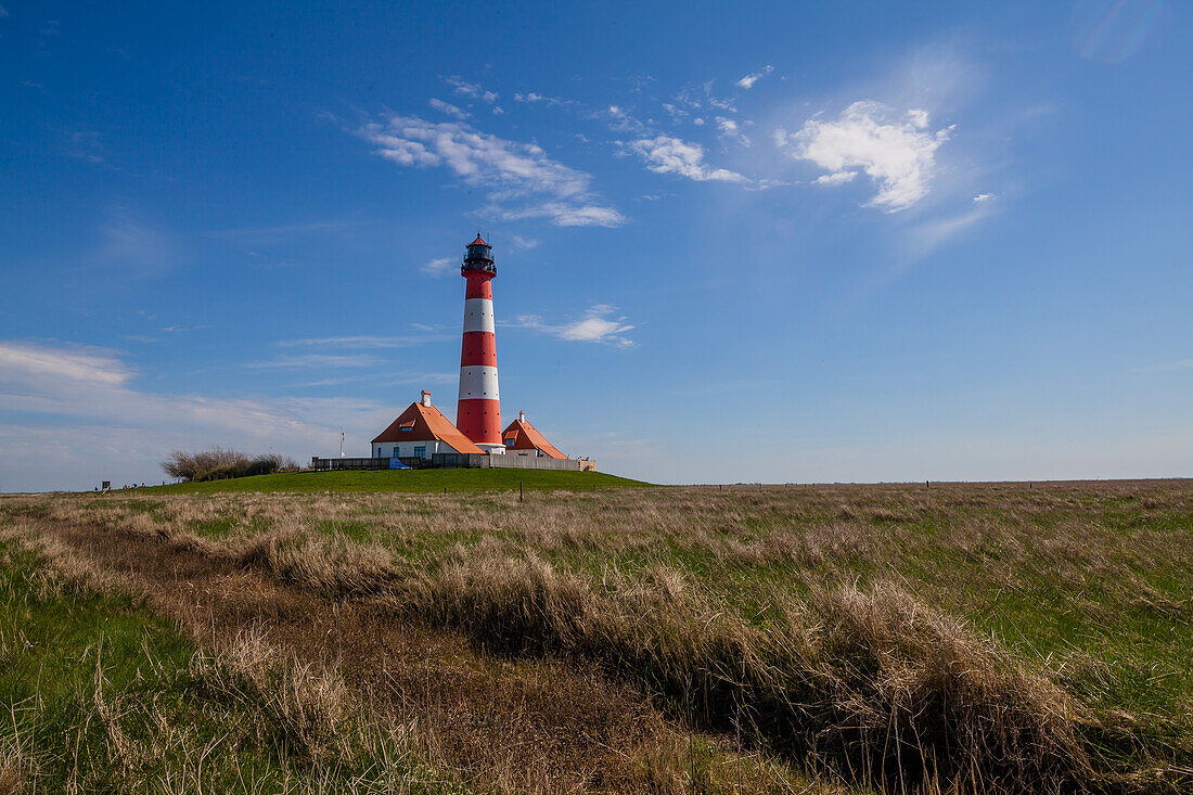 Westerhever lighthouse, dyke, Schleswig Holstein, Germany