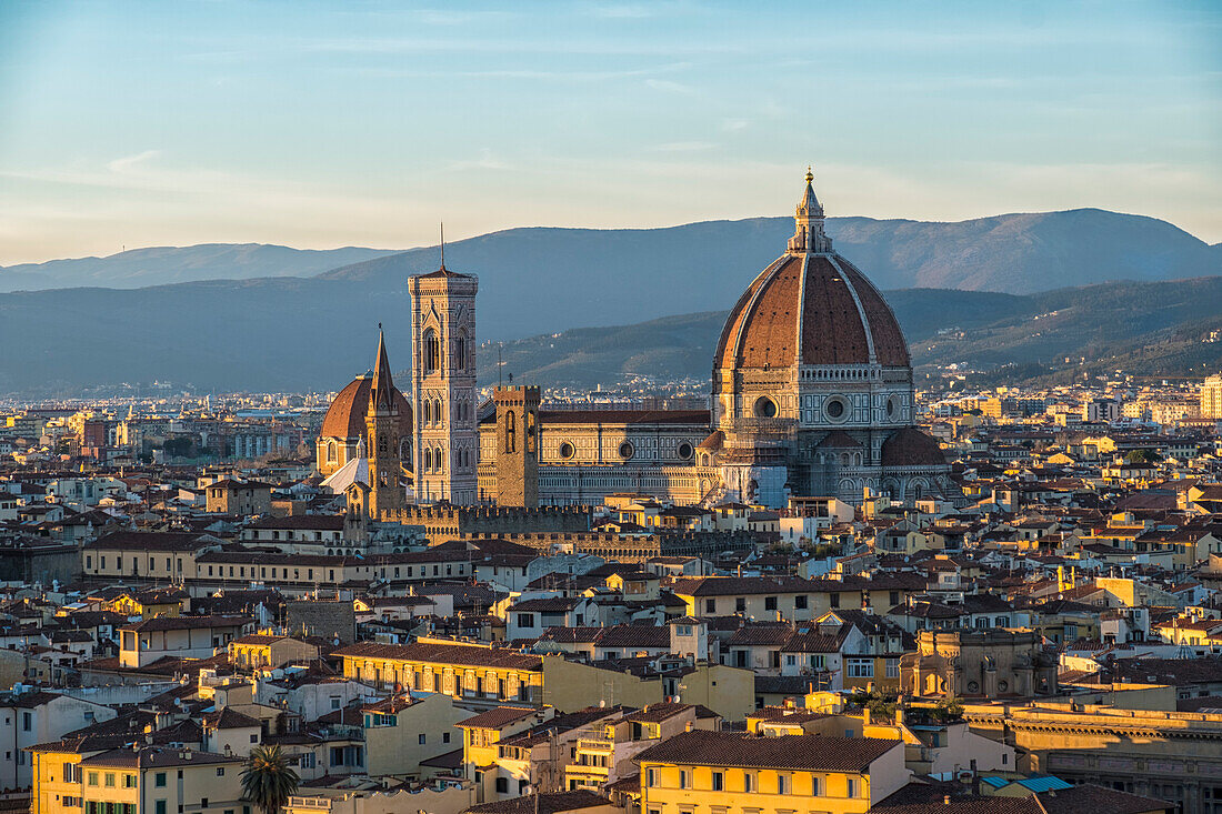 Sonnenuntergang am Dom Santa Maria del Fiore (Duomo), UNESCO-Weltkulturerbe, Florenz, Toskana, Italien, Europa