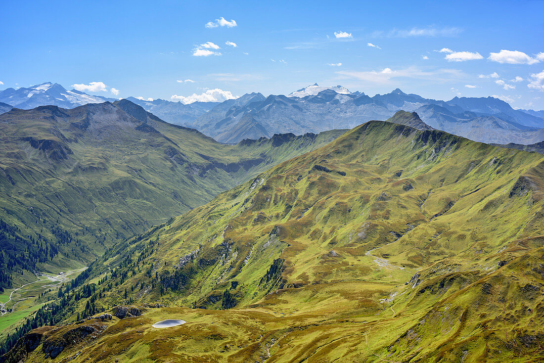 Blick auf Riedingtal, Hochalmspitze und Ankogel im Hintergrund, Stierkarkopf, Riedingtal, Radstädter Tauern, Niedere Tauern, Kärnten, Österreich