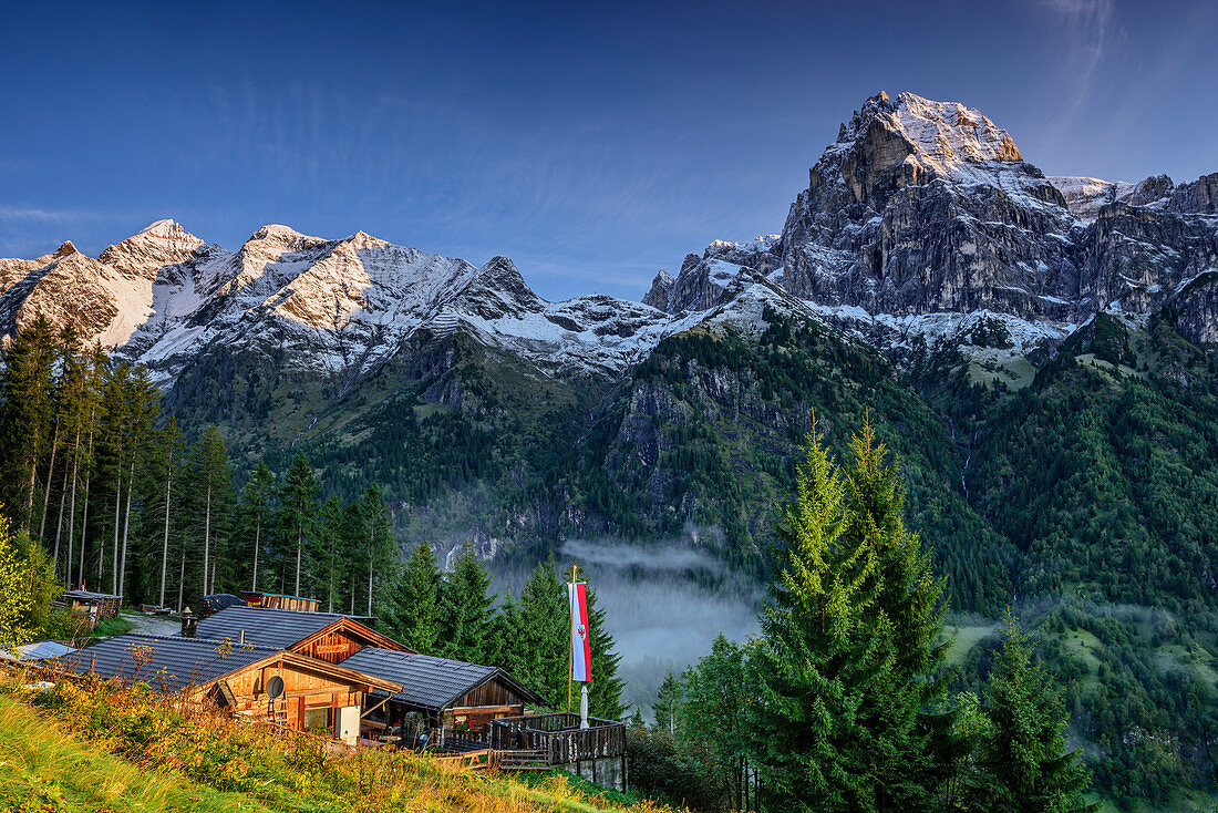 Alpine hut Allrissalm with Tribulaun, hut Allrissalm, valley Pflerschtal, Stubai Alps, South Tyrol, Italy