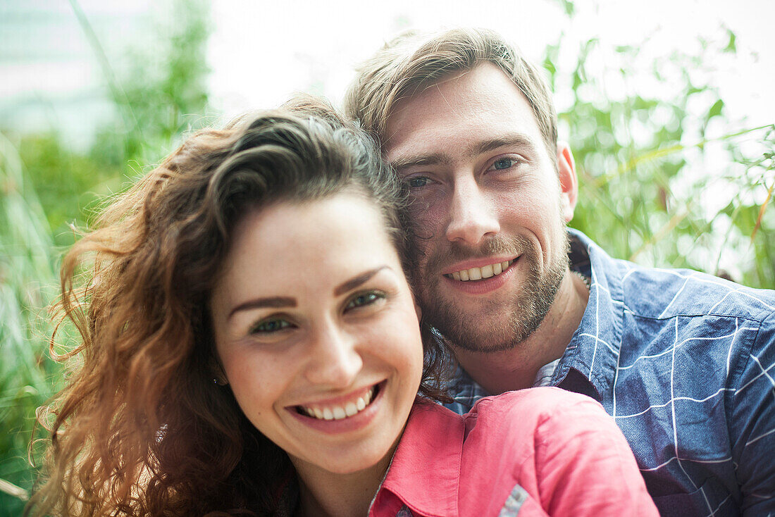 Paar zusammen im Freien, portait