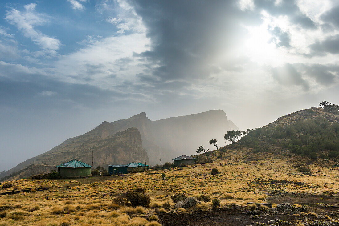 Sonnenuntergang über dem Nationalpark Simien Mountains, UNESCO Weltkulturerbe, Debarq, Äthiopien, Afrika