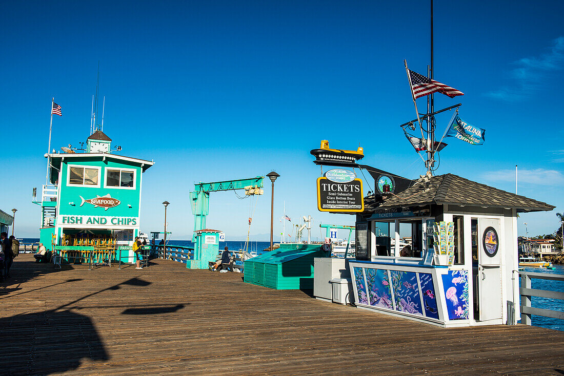 Kleiner Pier in Avalon, Santa Catalina Island, Kalifornien, Vereinigte Staaten von Amerika, Nordamerika