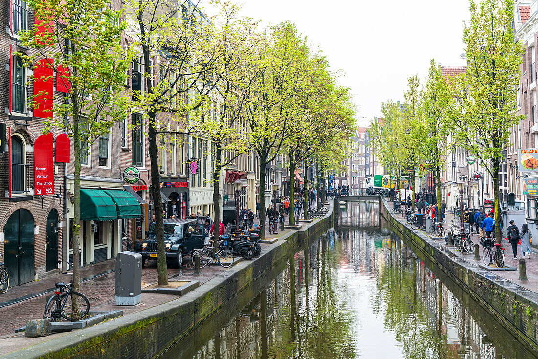 Kanal im Rotlichtviertel, Amsterdam, Niederlande, Europa