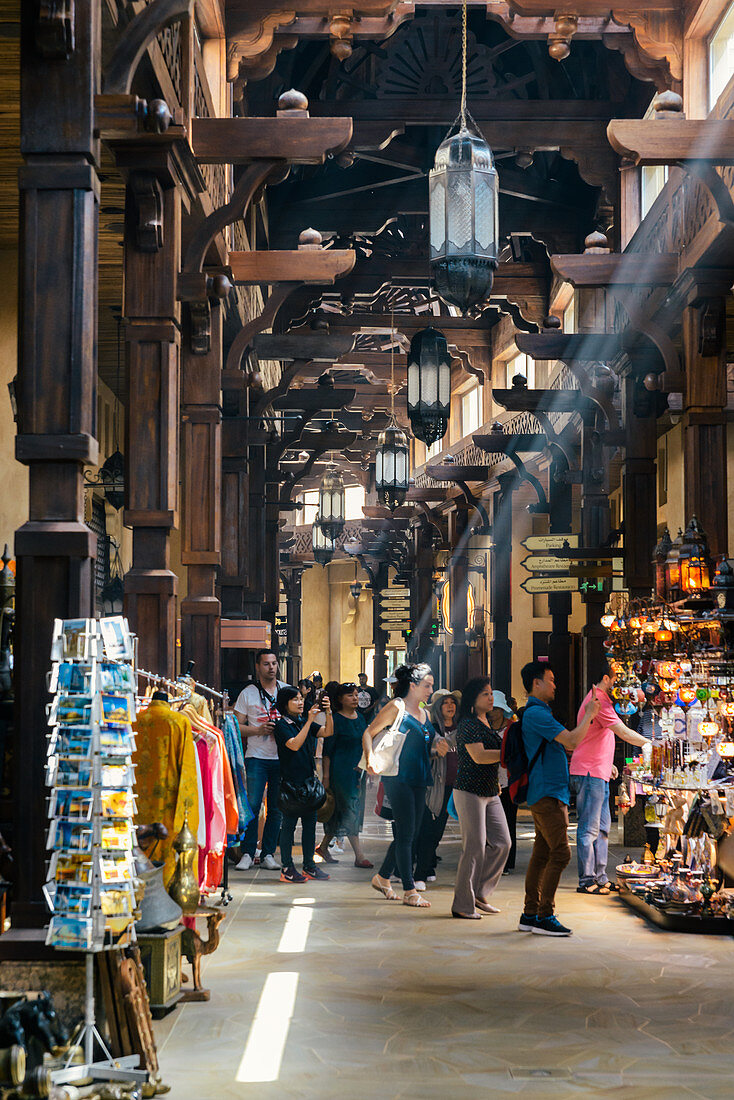 Traditionelle arabische Souk in Jumeirah Mina A'Salam, Dubai, Vereinigte Arabische Emirate, Naher Osten
