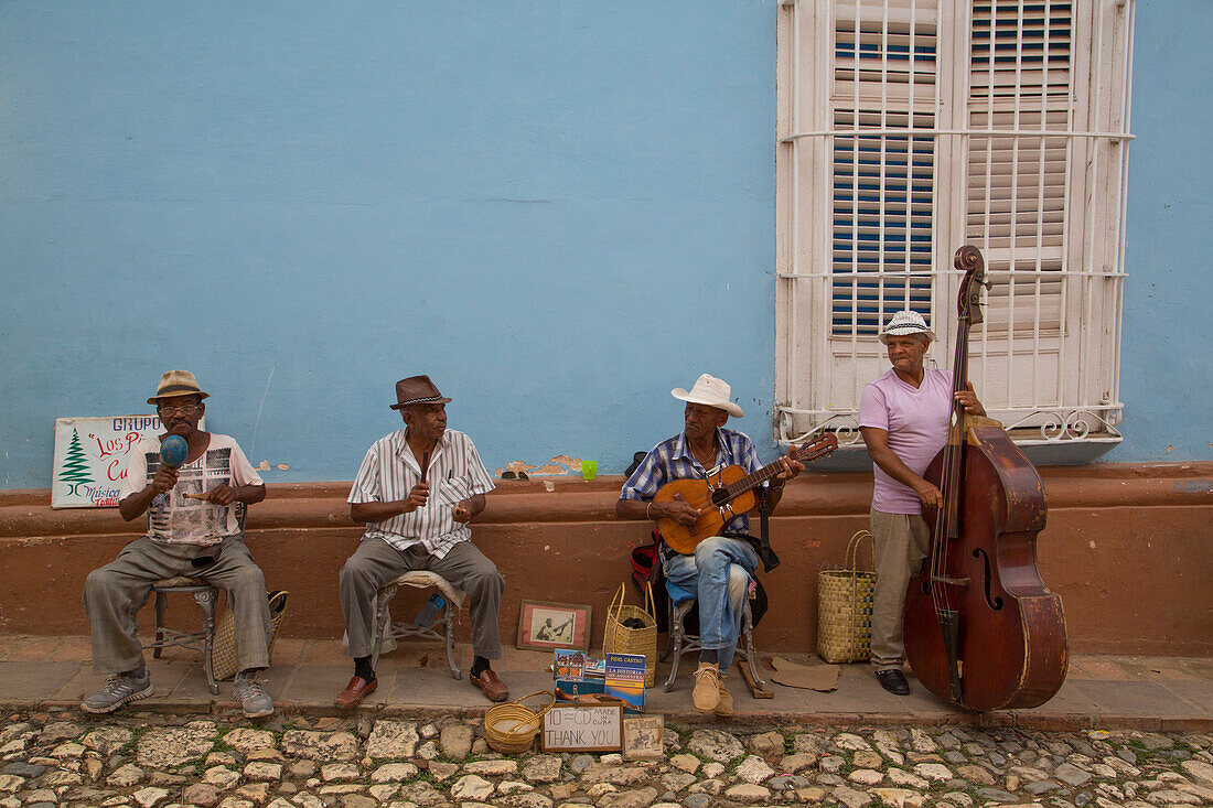 Street musicians, Trinidad, UNESCO World Heritage Site, Sancti Spiritus, Cuba, West Indies, Central America