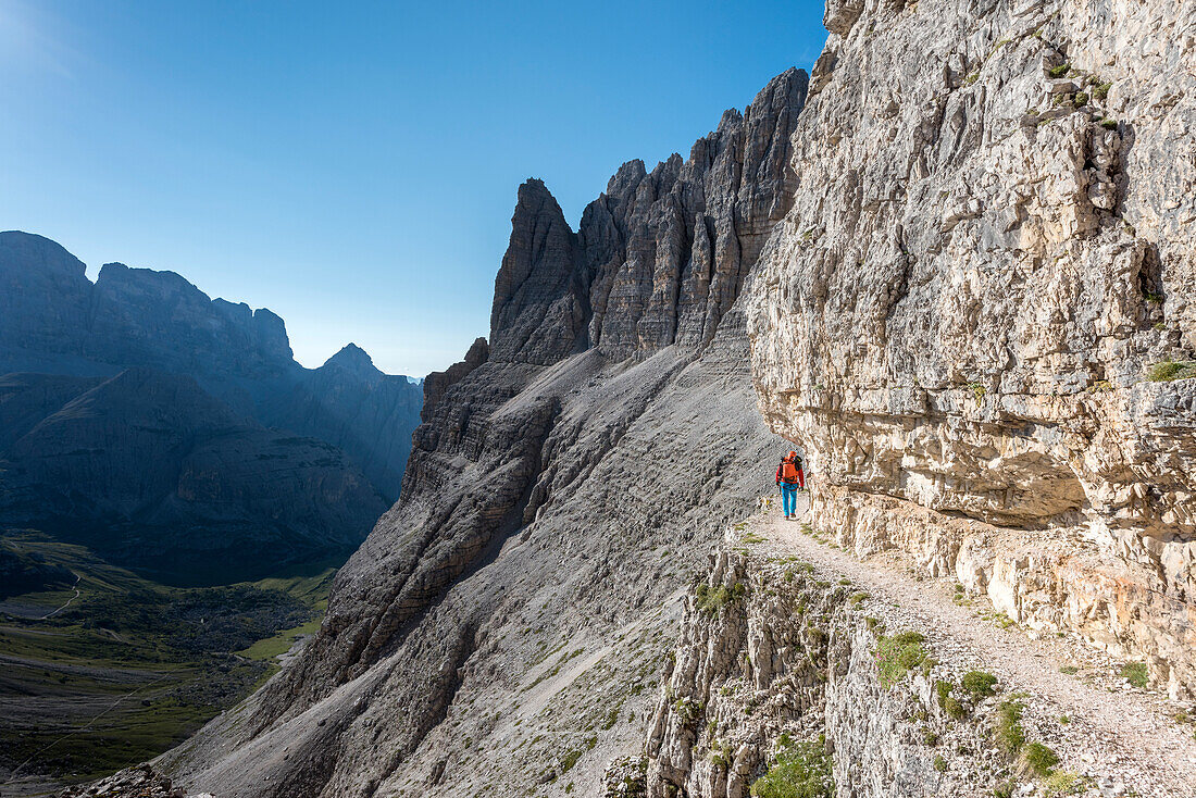 'Sesto / Sexten, province of Bolzano, Dolomites, South Tyrol, Italy, Climber on the via ferrata ''Passaporto'' at the Mount Paterno'