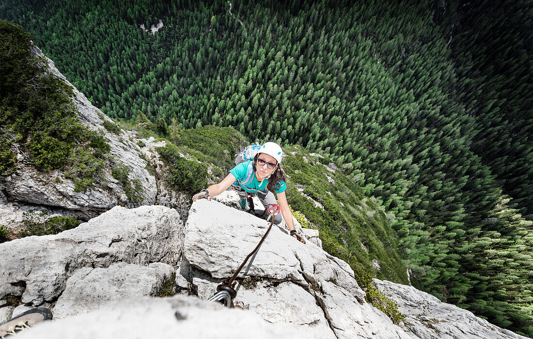 ein atemberaubender Blick auf den Klettersteig Bovero (Bovero klettersteig) auf Col Rosà, Provinz Belluno, Venetien, Italien, Europa