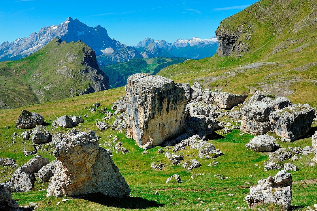 trekking from Passo Giau, Val Cernera, Cortina d'Ampezzo and San Vito di Cadore, Dolomites, Alps, Province of Belluno, Veneto Region, Italy