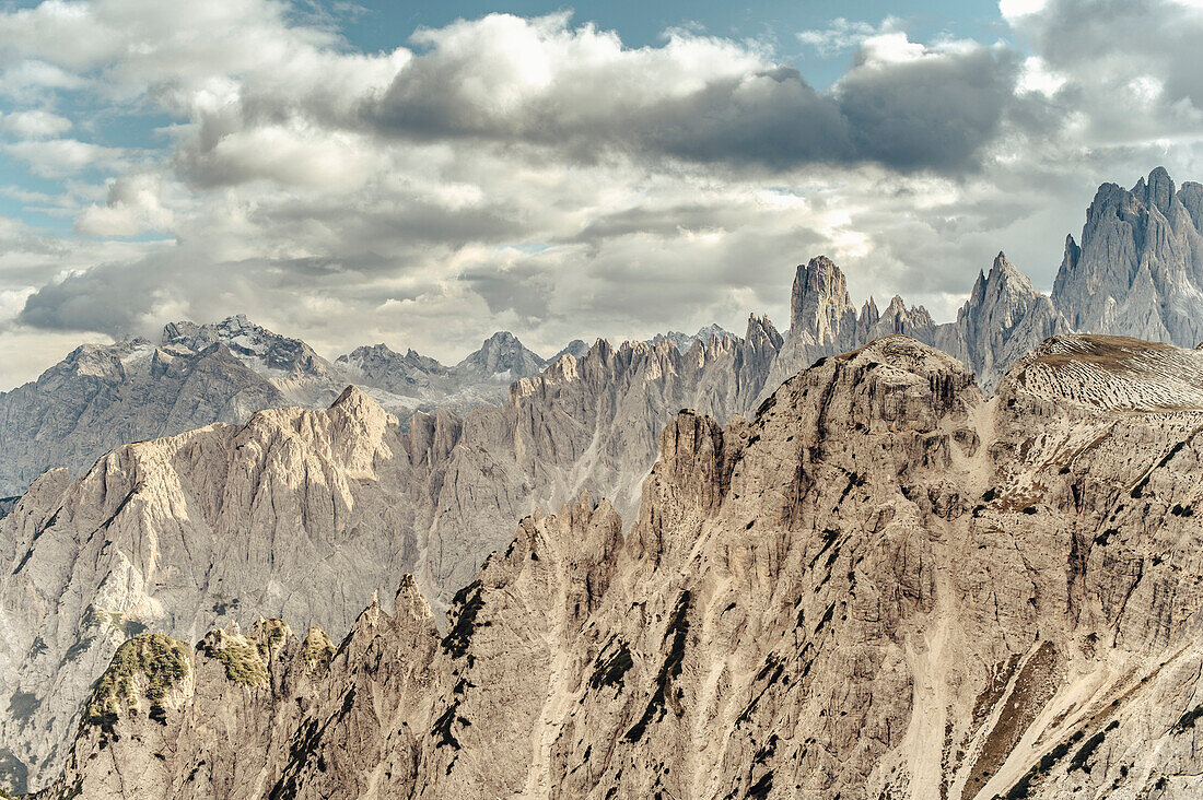 Landschaft bei den Dolomiten, Südtirol, Trentino,  Italien, Europa