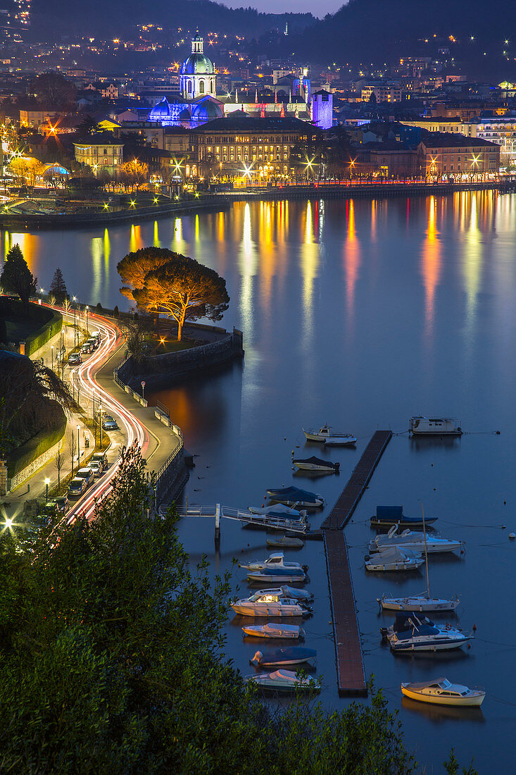 Night view of Como, lake Como, Lombardy, Italy, Europe