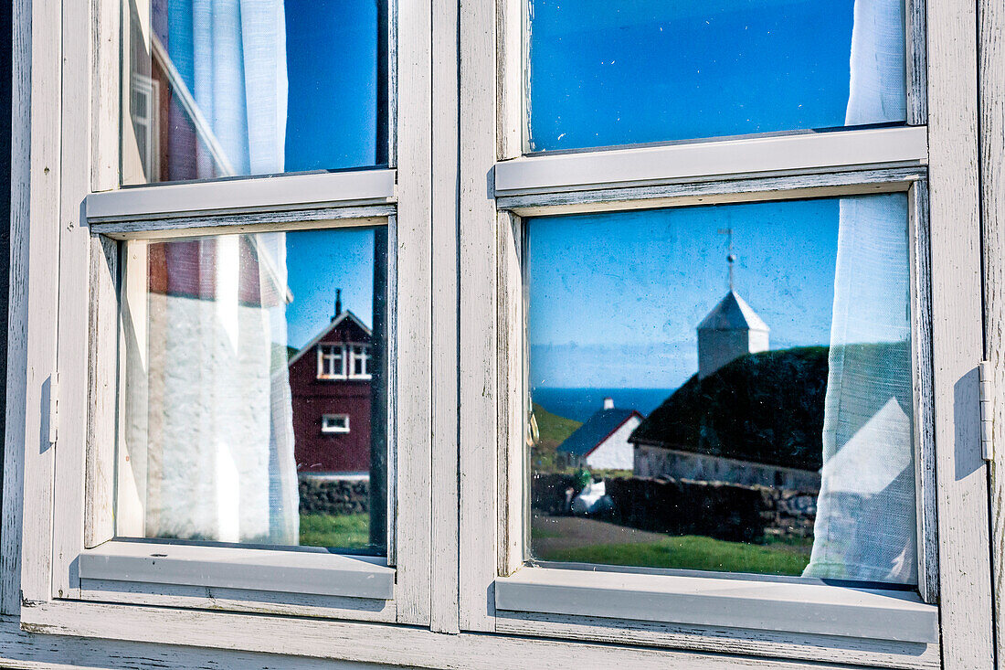 Windows Spiegel in Färöer Inseln