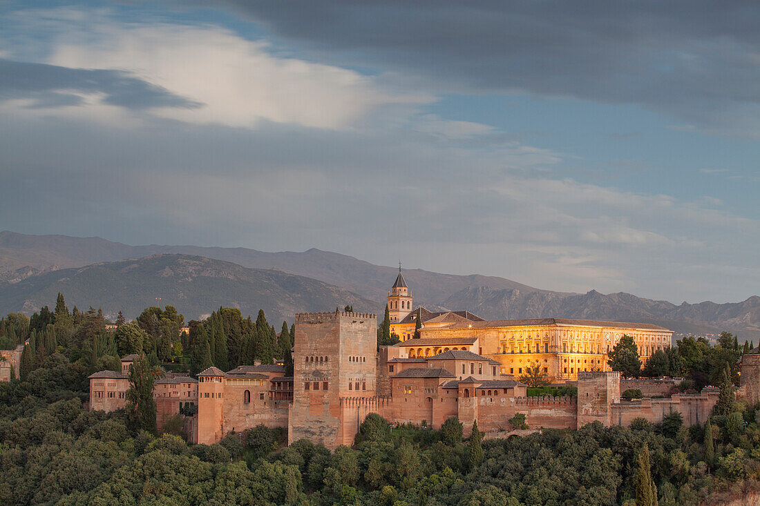 Alhambra, Granada, Andalusien, Spanien, Europa, Blick auf die Alhambra von Mirador St, Nicola