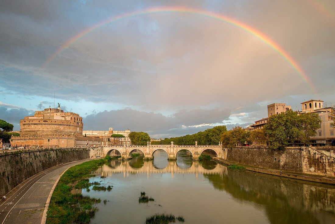 Italy, Lazio, Rome, Rainbow over Castel Sant'Angelo