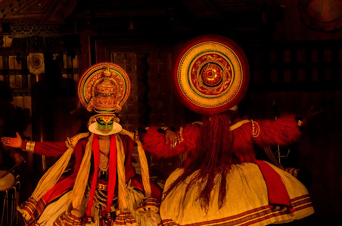 Fort Kochi, Kerala, Indien, Ein Moment des Kathakali-Tanzes, ein typischer Kerala-Tanz
