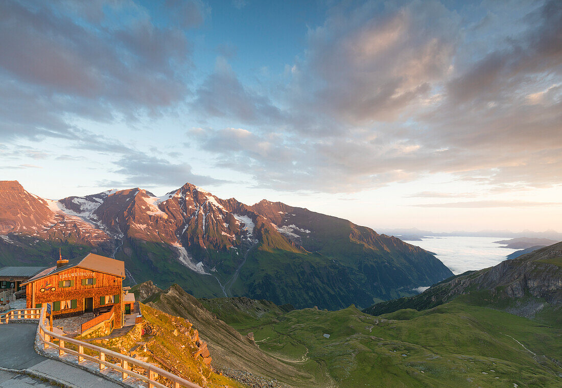 Grossglockner hig alpine road, the highest altitude, the Edelweiss hut on the Edelweiss spitze, Fusch an der Grossglocknerstrasse, Austria