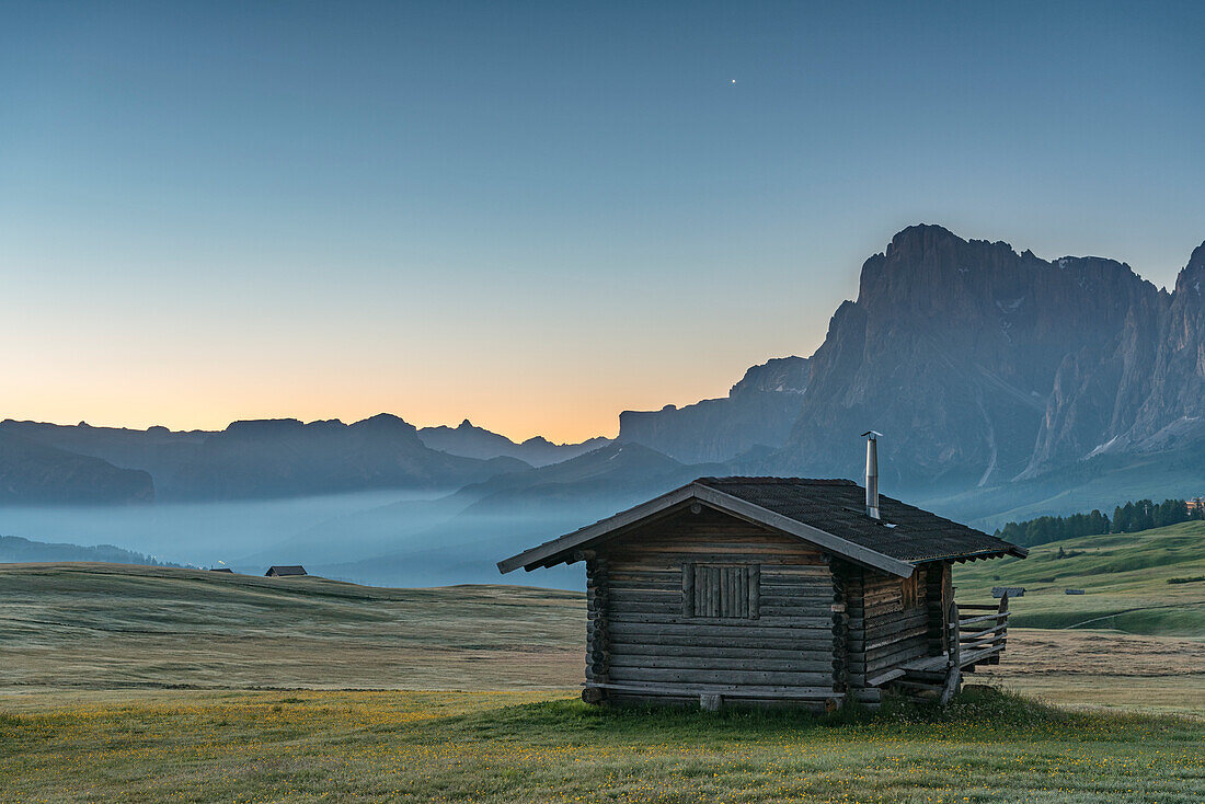 Alpe di Siusi/Seiser Alm, Dolomites, South Tyrol, Italy, Sunrise on the Alpe di Siusi