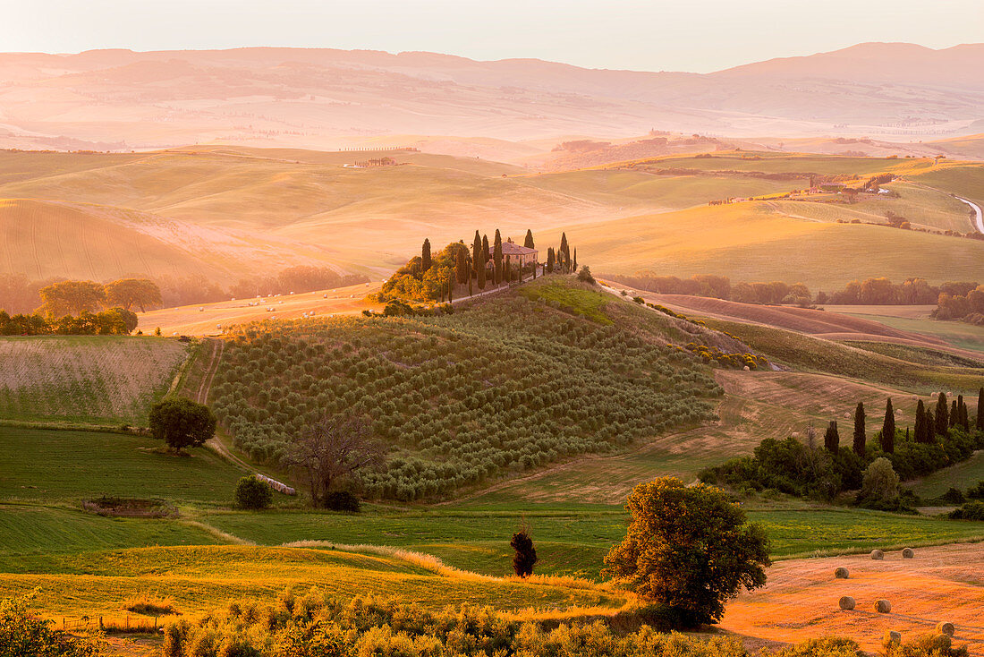 Belvedere Farmhouse at dawn, San Quirico d'Orcia, Orcia Valley, Siena province, Italy, Europe