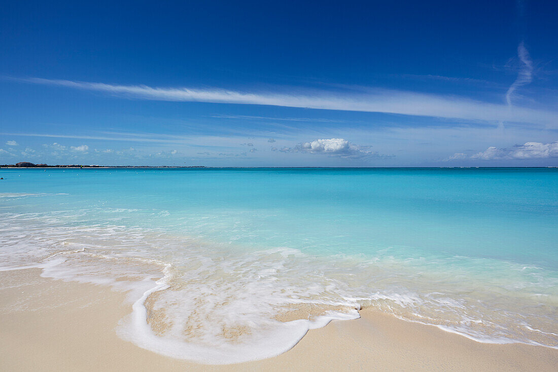 Der Sand von Grace Bay, der spektakulärste Strand von Providenciales, Turks und Caicos, in der Karibik, West Indies, Mittelamerika