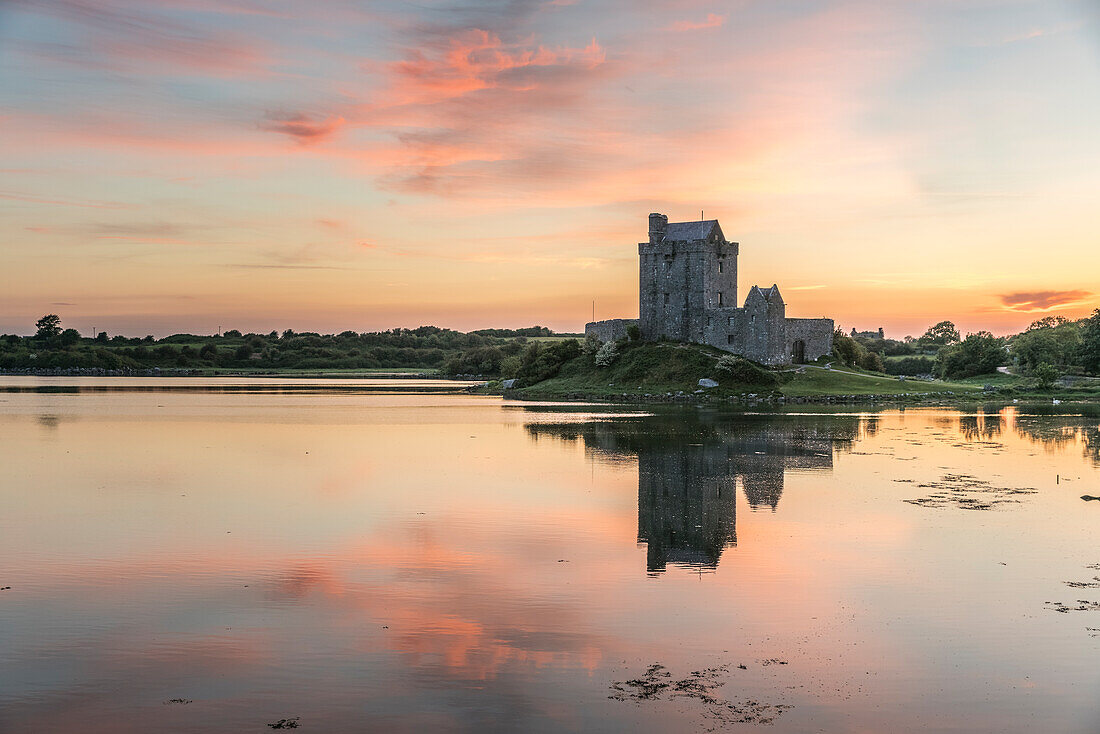 Dunguaire Castle, County Galway, Connacht province, Republic of Ireland, Europe