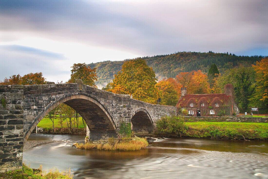 Llanrwst Brücke ,Pont Fawr, Clwyd, Snowdonia, Nordwales, Vereinigtes Königreich, Europa