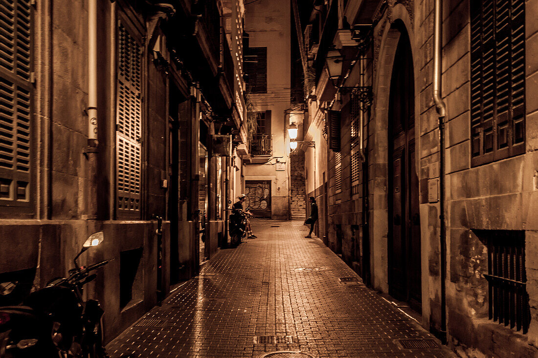 Small street Can dAnus near Placa Mercat, Palma Old town, Palma de Mallorca, Majorca, Balearic Islands, Mediterranean Sea, Spain, Europe