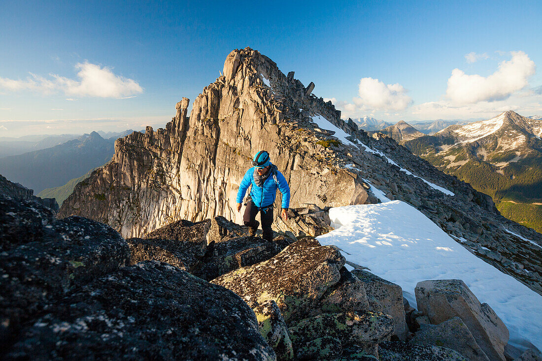 Foto von Bergsteiger in North Cascade Mountain Range, Chilliwack, Britisch-Kolumbien, Kanada