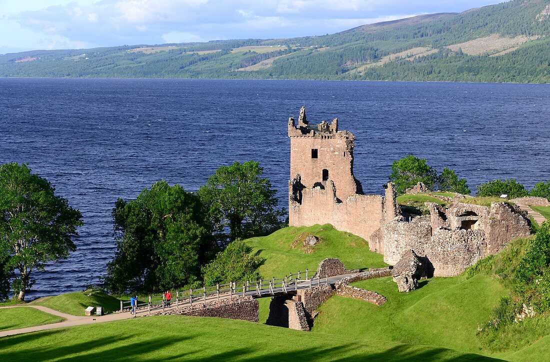 Urquhart Castle, Loch Ness, Highlands, Scotland