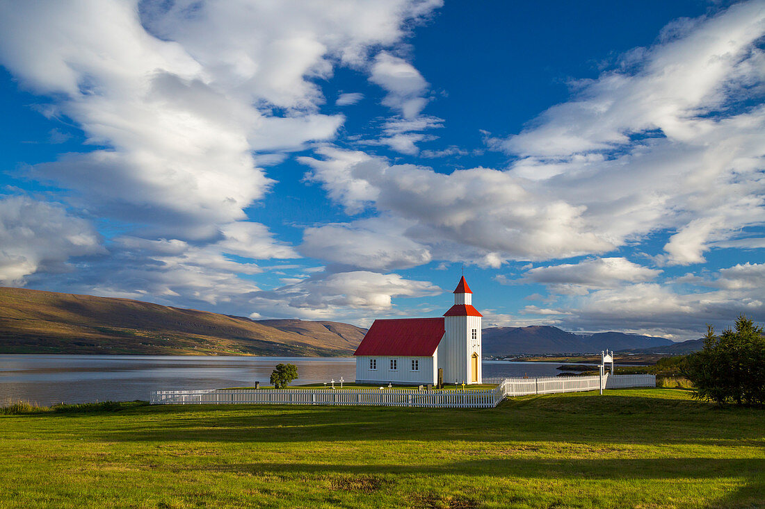 Glaesibaejarkirkja Kirche am Eyjafjordur Akureyri, Island