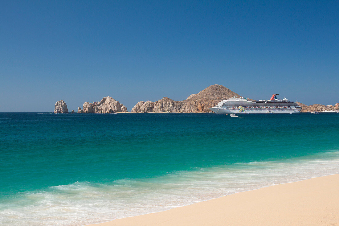 Cruise ship on the beach of Medano in Cabos San Lucas, Baja California Peninsula, Mexico