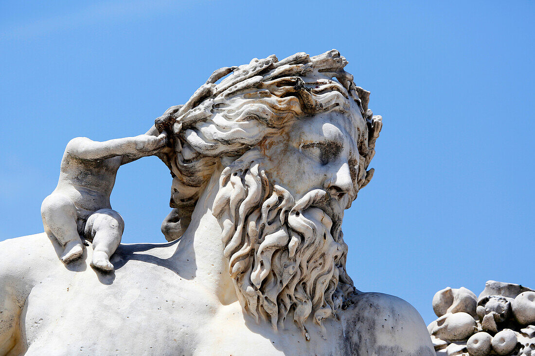 'France, Paris. 1st arrondissement. Jardin des Tuileries. Sculpture ''The Nile'' by Lorenzo Ottone.'