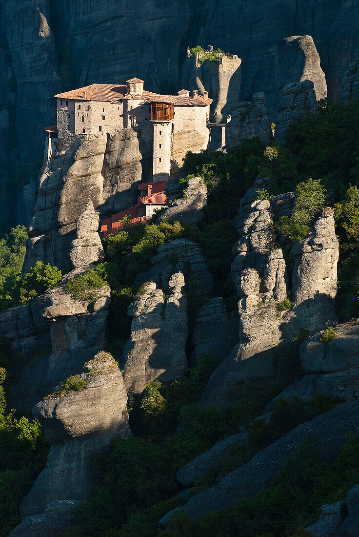 Europe, Grece, Plain of Thessaly, Valley of Penee, World Heritage of UNESCO since 1988, Orthodox Christian monasteries of Meteora perched atop impressive gray rock sculpted by erosion, the Roussanou convent