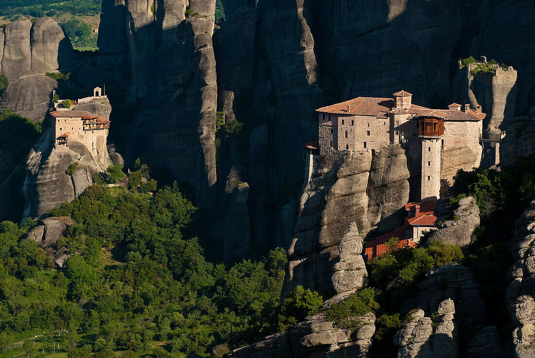 Europe, Grece, Plain of Thessaly, Valley of Penee, World Heritage of UNESCO since 1988, Orthodox Christian monasteries of Meteora perched atop impressive gray rock masses sculpted by erosion