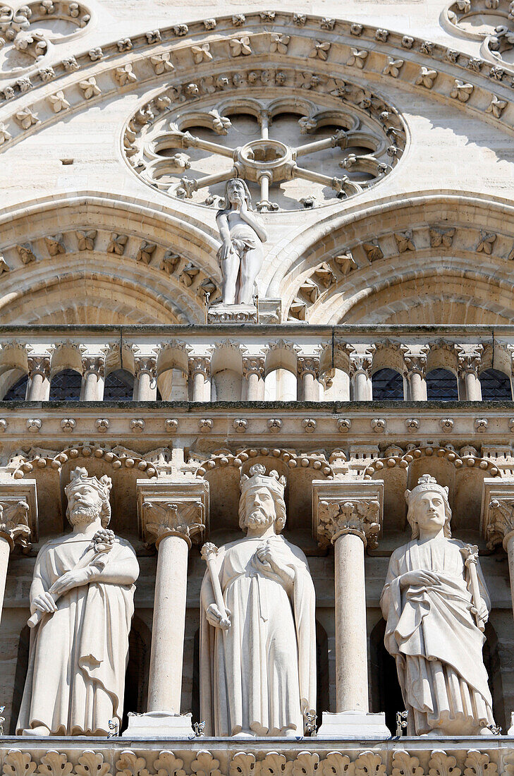 France, Paris. 4th arrondissement. Ile de la Cite. Sculpture on the facade of Notre Dame Cathedral.