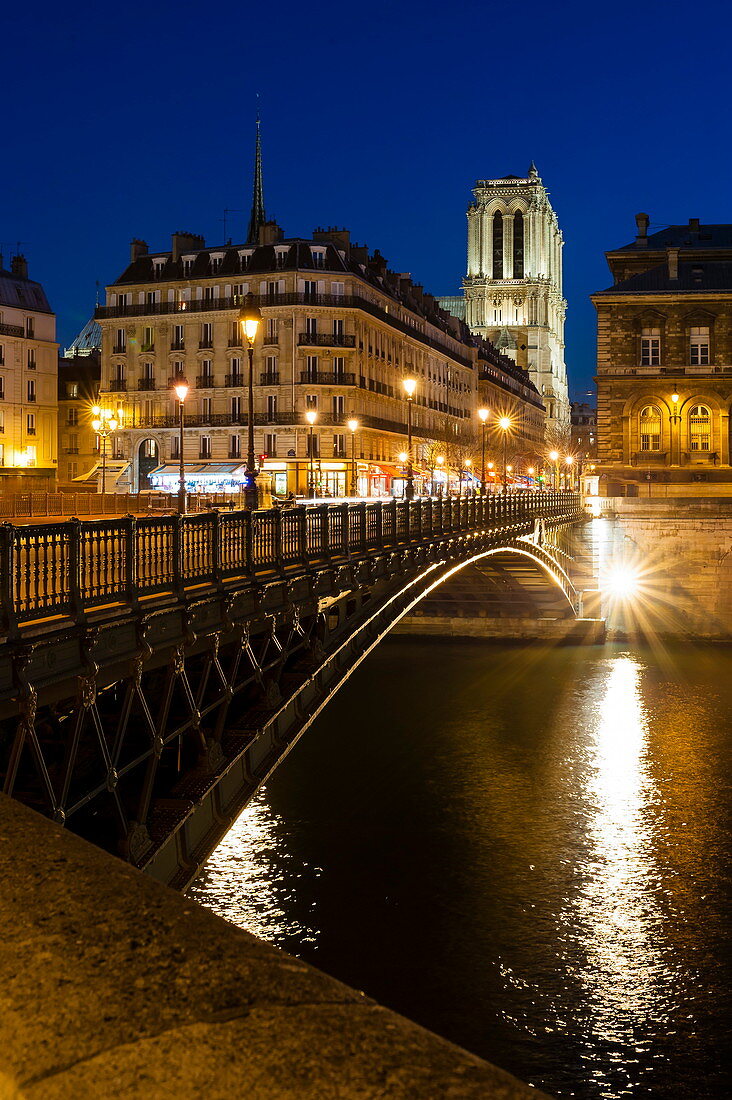 France, Paris, Pont d'Arcole at night