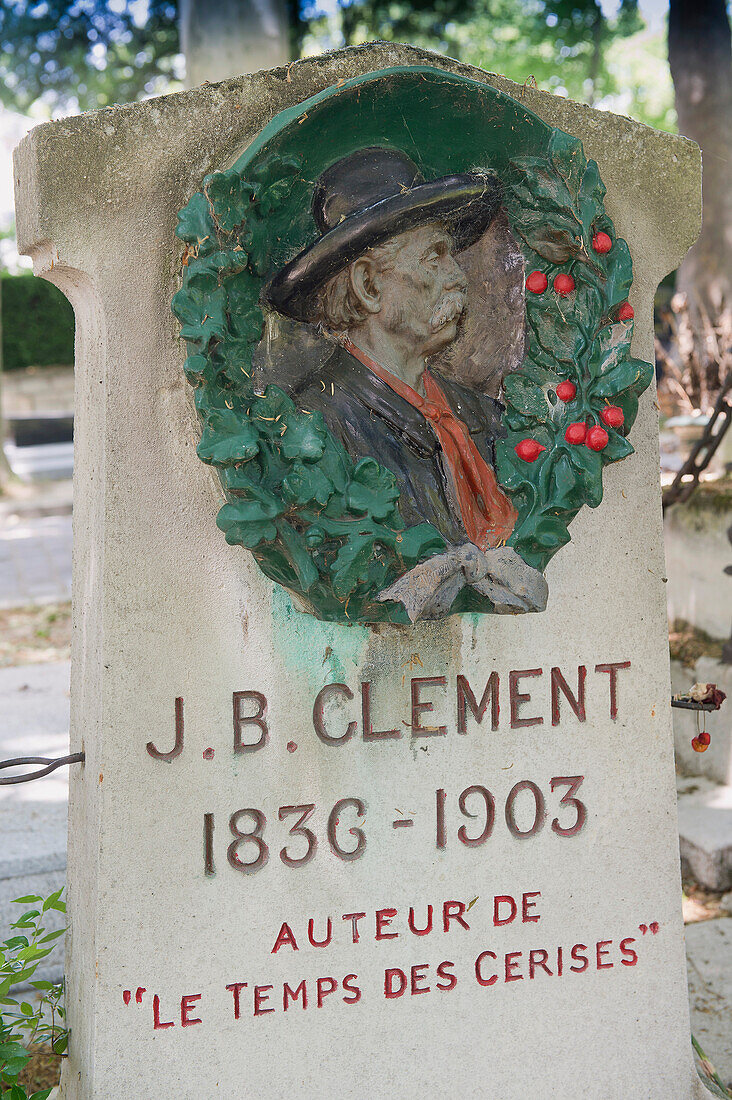 'France, Paris 20th district. Pere Lachaise cemetery. The grave of Jean Baptiste Clement, author of the song '' Le temps des cerises'''