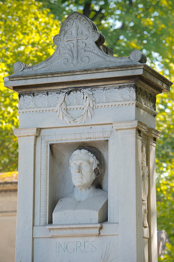 Frankreich, Paris 20. Bezirk. Père Lachaise Friedhof. Grabmal des Malers Ingres (1780-1867). Büste realisiert vom Bildhauer Jean-Marie Bonnasieux (1868)