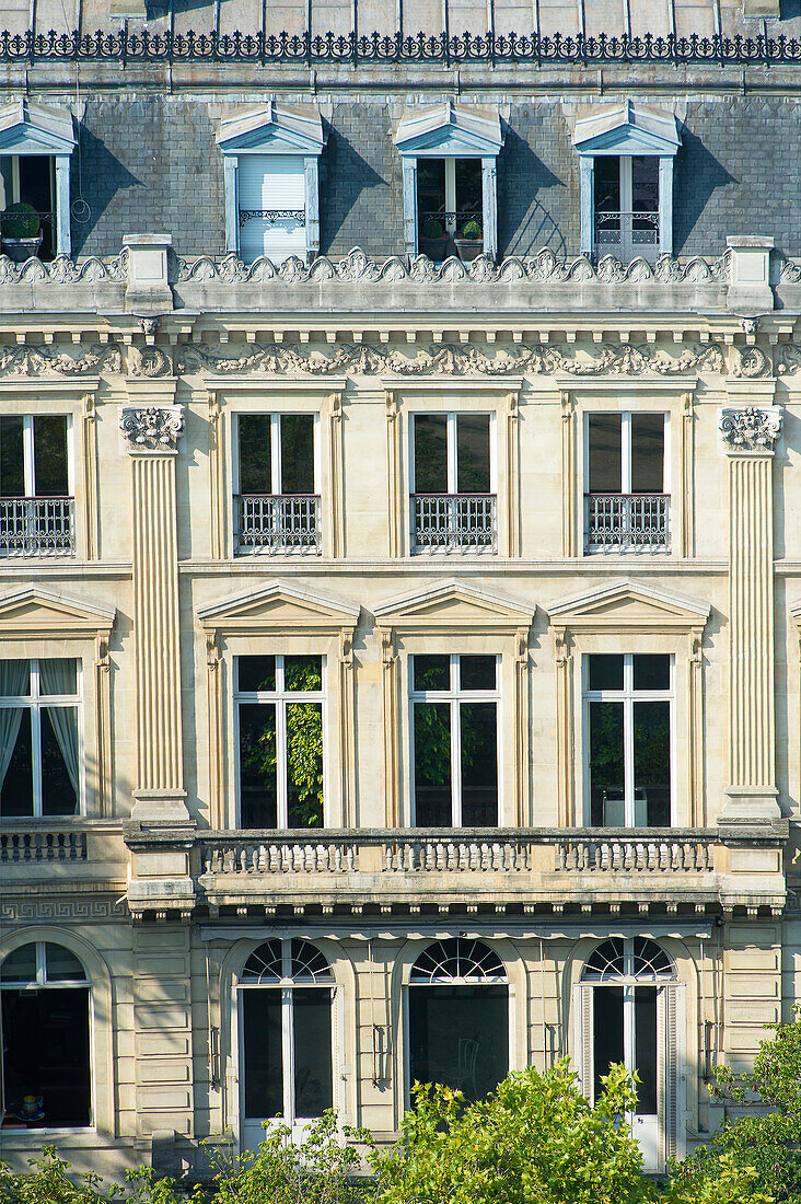 France. Paris 16th district. Place de l'Etoile. Building between rue Lauriston and avenue Foch