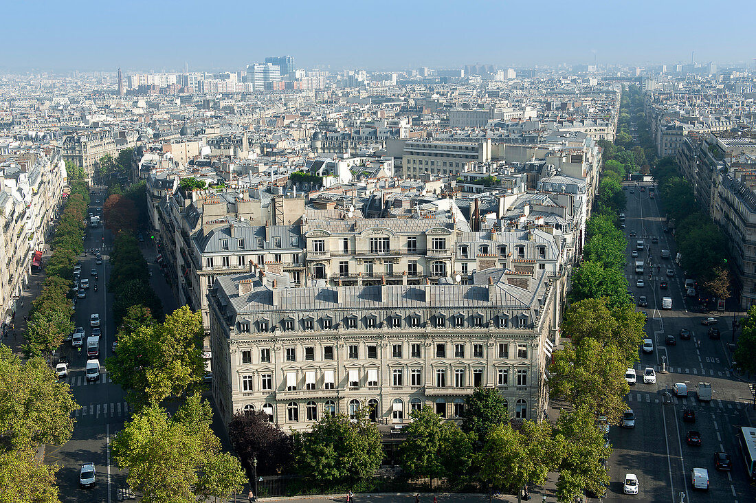 Frankreich. Paris 17. Bezirk. Platz de l'Etoile. Linke Seite: Avenue Mac Mahon. Rechte Seite: Avenue Wagram