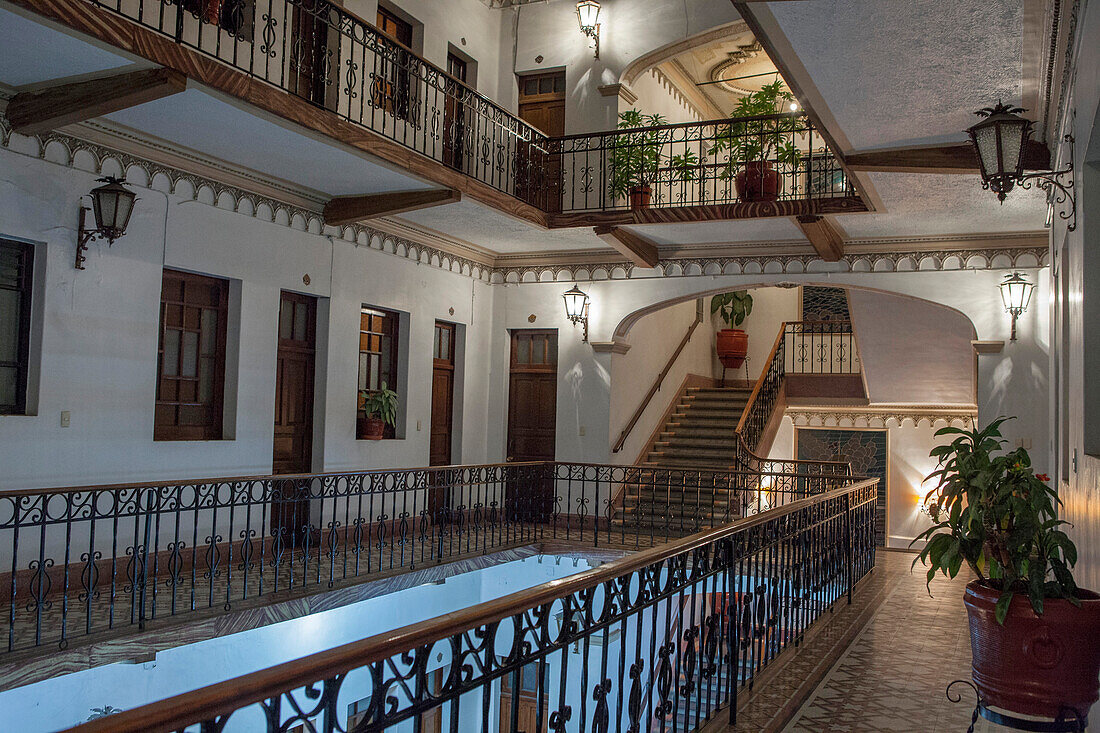 Mexiko, Toluca, Halle des kolonialen Hotels