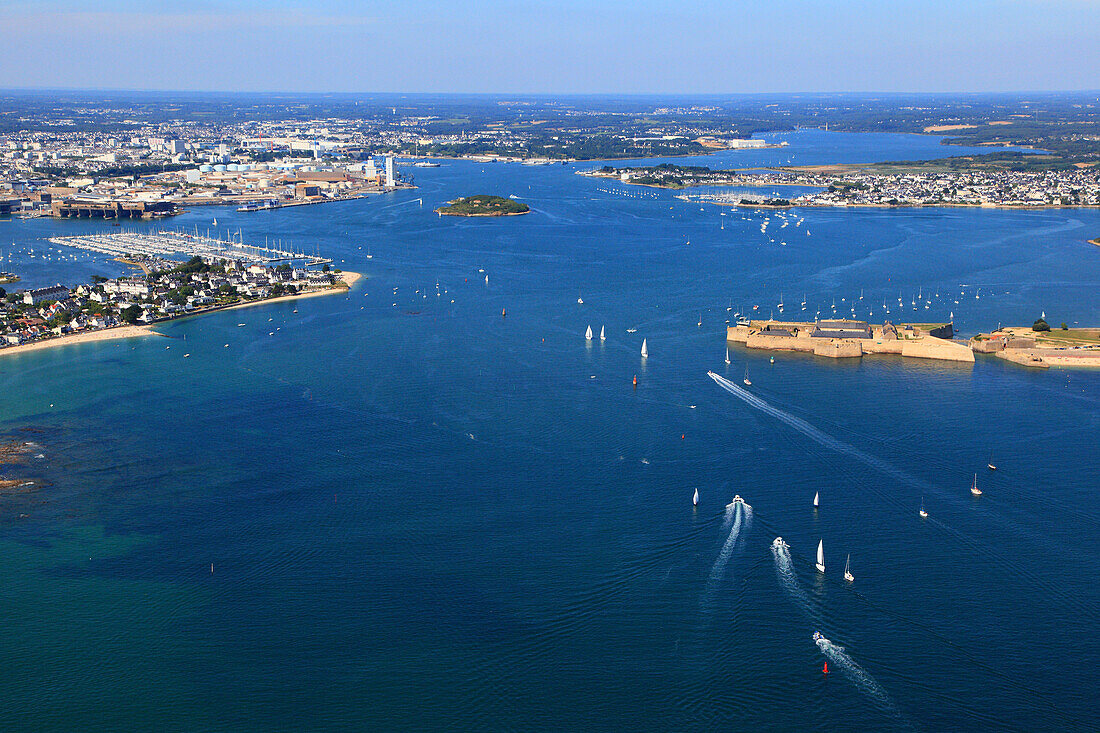 Frankreich, Bretagne, Morbihan. Lorient. Luftaufnahme.