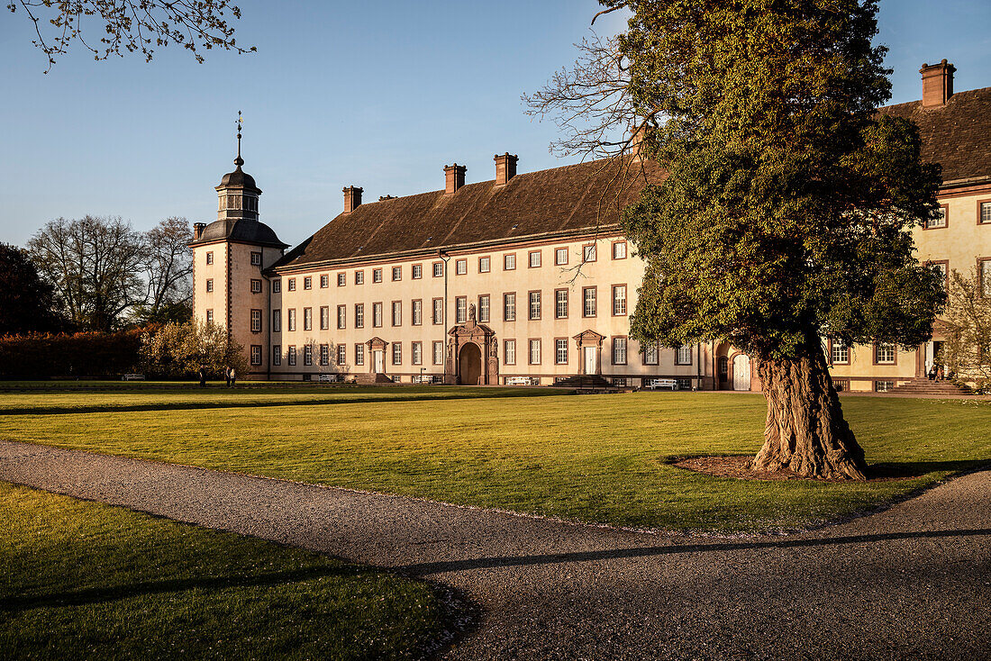UNESCO Welterbe Schloss Corvey und Westwerk in Höxter, Schloss und Schlossgarten, Nordrhein-Westfalen, Deutschland
