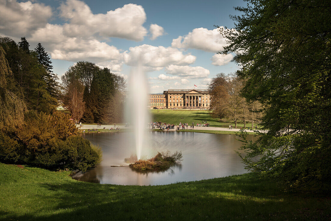 UNESCO Welterbe Bergpark Wilhelmshöhe, Große Fontäne vor Schloss Wilhelmshöhe, Kassel, Hessen, Deutschland