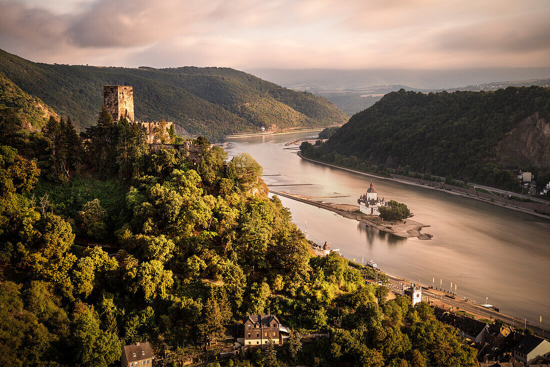 UNESCO Welterbe Oberes Mittelrheintal, Burg Gutenfels und Burg Pfalzgrafenstein, Rhein, Rheinland-Pfalz, Deutschland